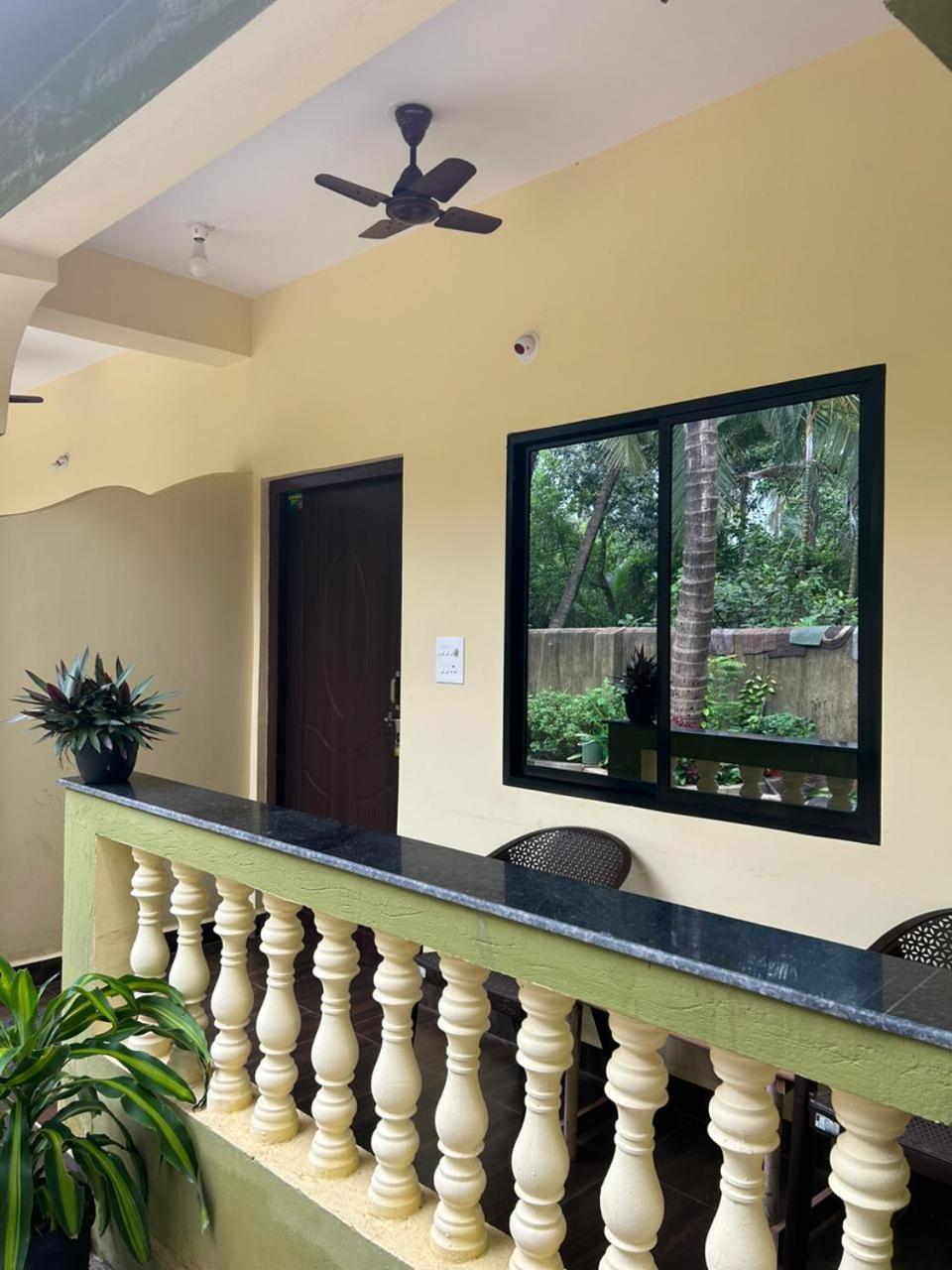 One Love Guest House Morjim Extérieur photo