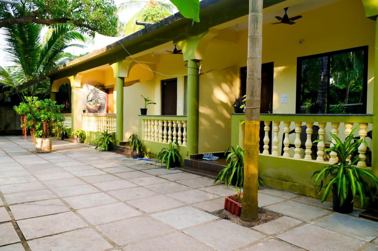 One Love Guest House Morjim Extérieur photo